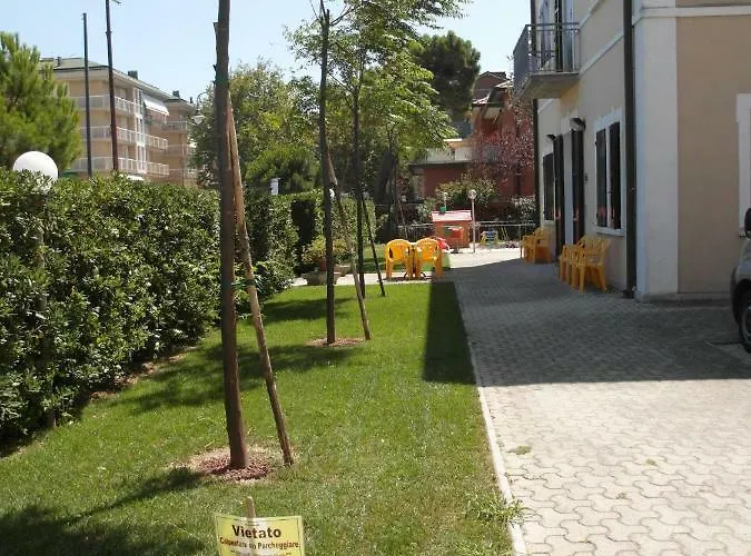 Lina Ricci Curbastro *